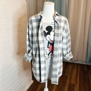 Aeropostale Grey & White Plaid Button Up